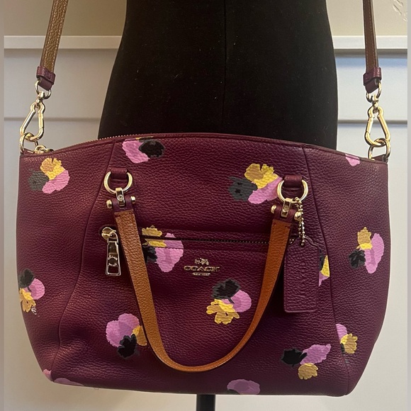 Sold - Picture 1 of 8